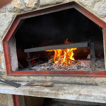 Vila Kuca Za Odmor "Med Strmci" Zlobin Exteriér fotografie