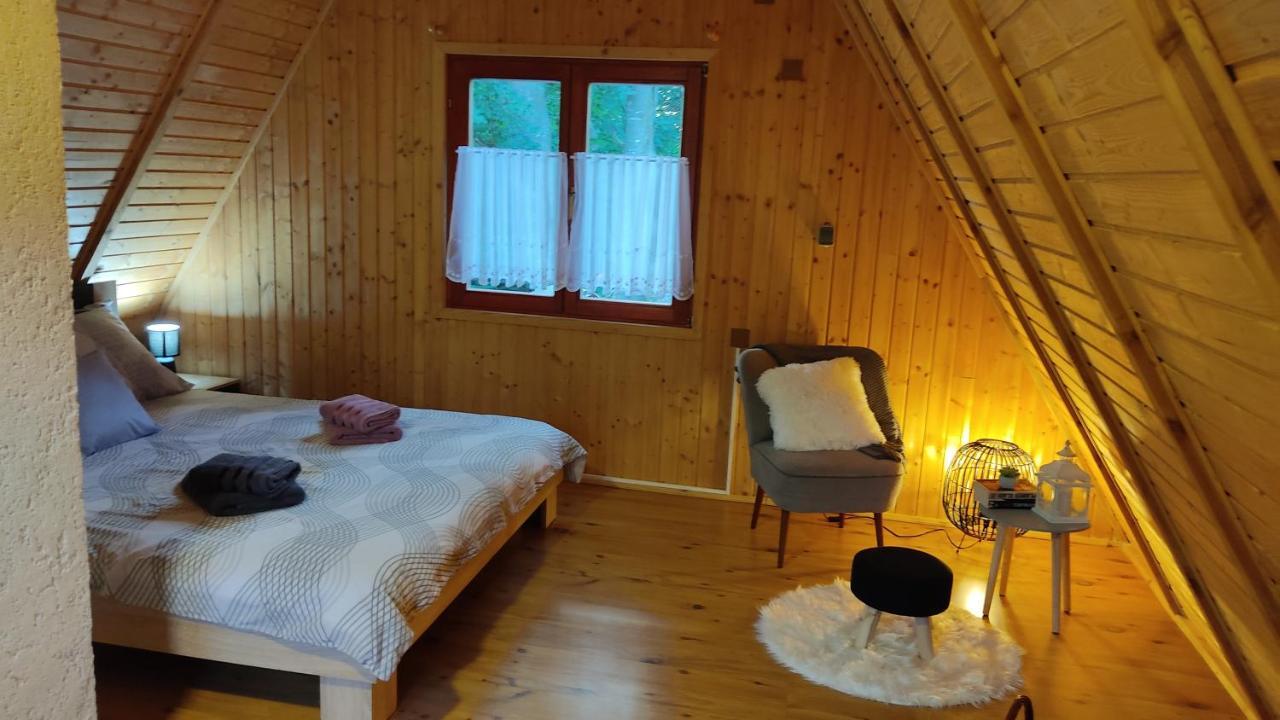 Vila Kuca Za Odmor "Med Strmci" Zlobin Exteriér fotografie