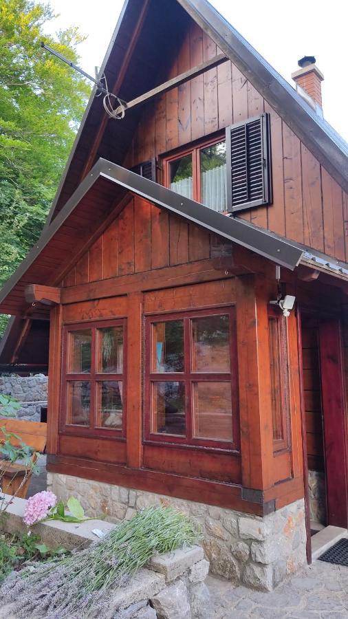 Vila Kuca Za Odmor "Med Strmci" Zlobin Exteriér fotografie