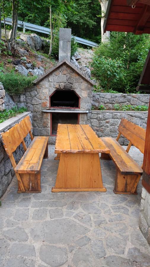 Vila Kuca Za Odmor "Med Strmci" Zlobin Exteriér fotografie