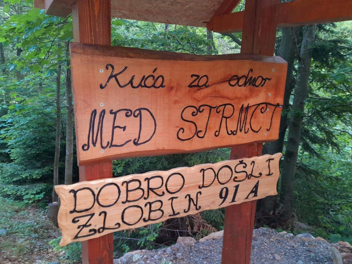 Vila Kuca Za Odmor "Med Strmci" Zlobin Exteriér fotografie