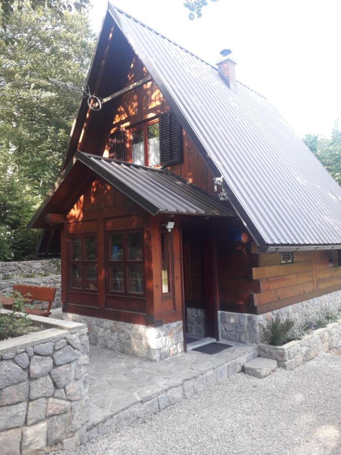 Vila Kuca Za Odmor "Med Strmci" Zlobin Exteriér fotografie