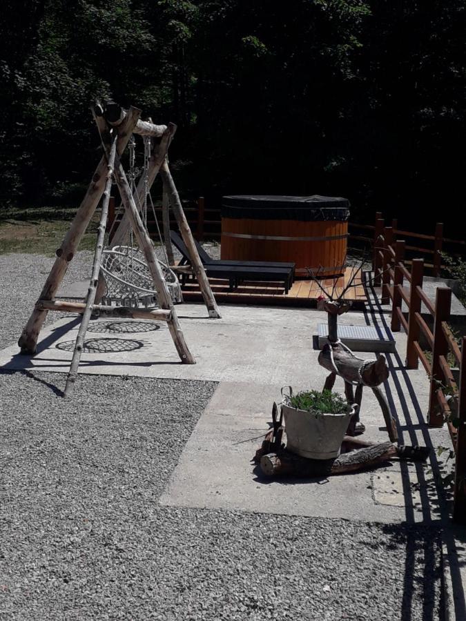 Vila Kuca Za Odmor "Med Strmci" Zlobin Exteriér fotografie