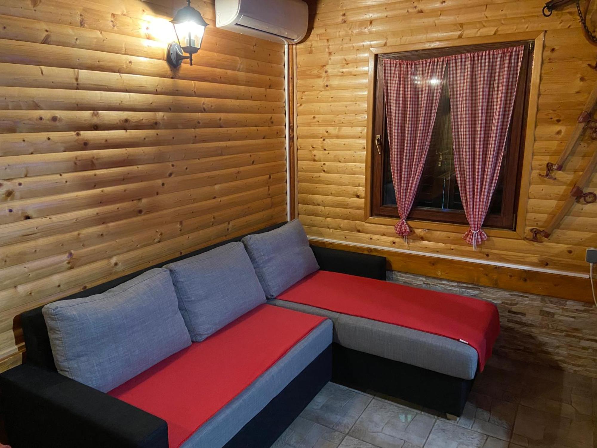 Vila Kuca Za Odmor "Med Strmci" Zlobin Exteriér fotografie