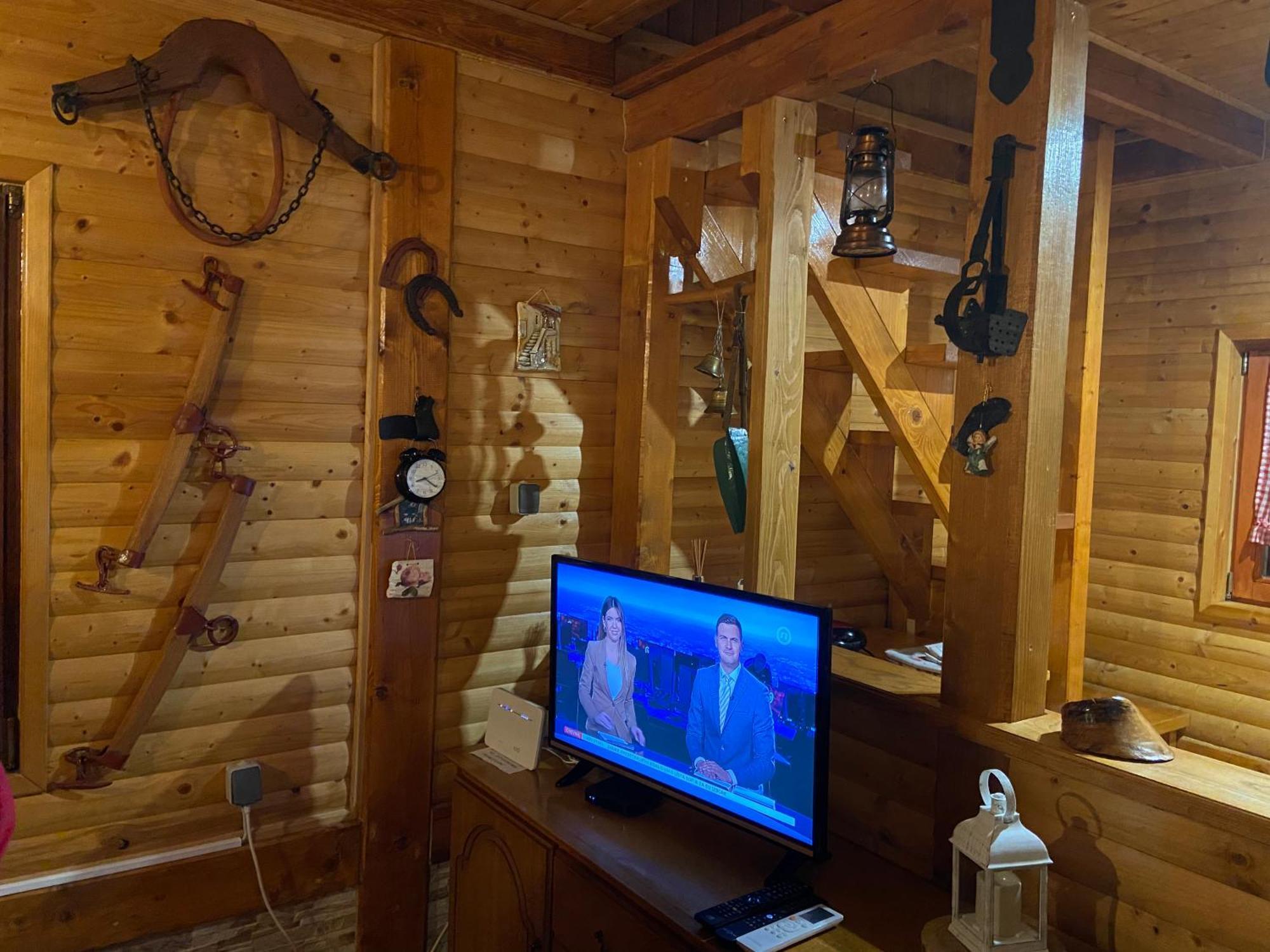 Vila Kuca Za Odmor "Med Strmci" Zlobin Exteriér fotografie