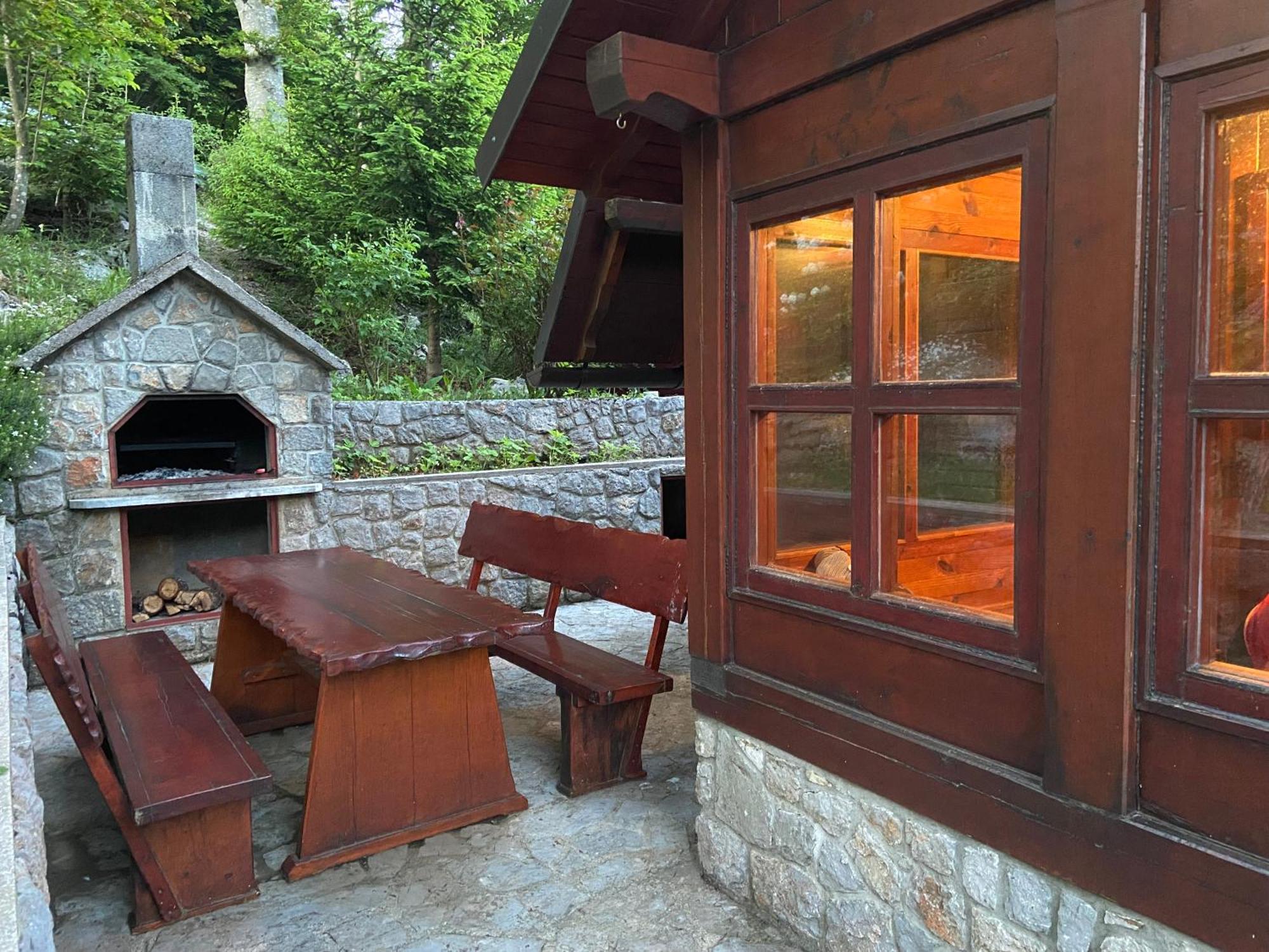 Vila Kuca Za Odmor "Med Strmci" Zlobin Exteriér fotografie